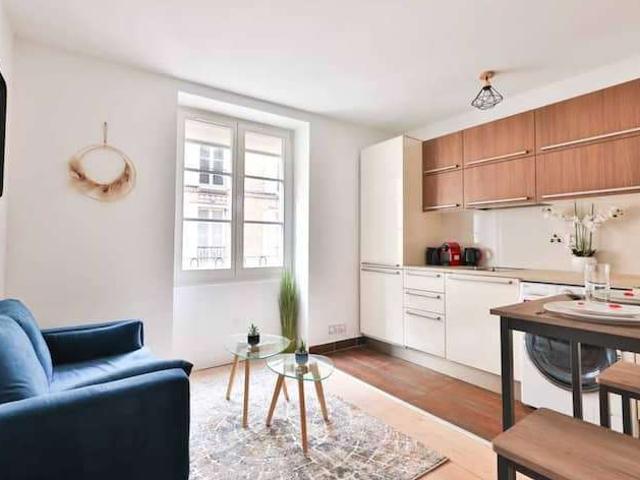 Studio à louer aux Enfants Rouges, Paris