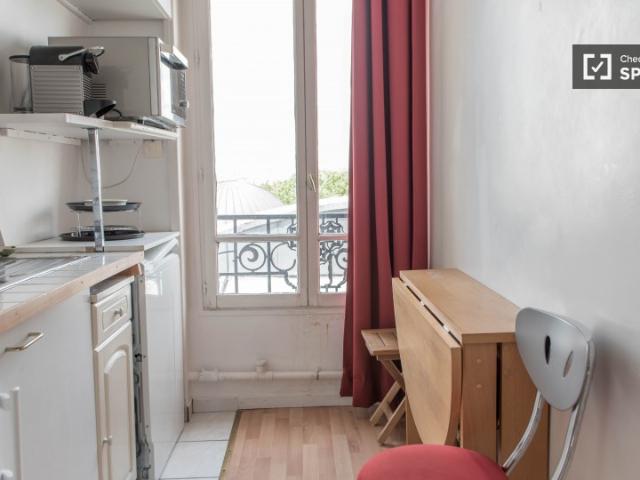 Studio à louer avec balcon dans le 17e arrondissement de Paris