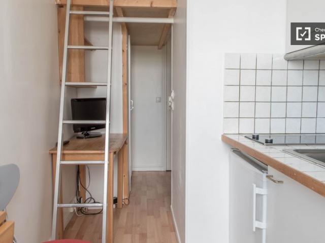 Studio à louer avec balcon dans le 17e arrondissement de Paris