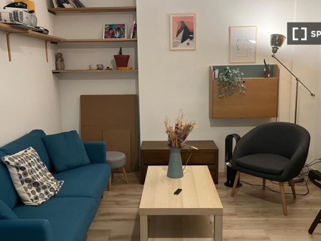 Studio à louer, Belleville Saint Maur, Paris