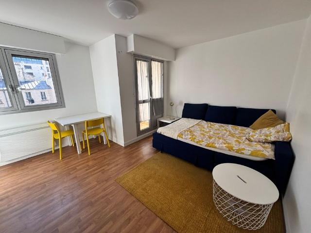 STUDIO A LOUER CLICHY 19.78 m 845 €