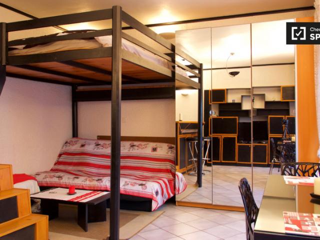 Studio à louer dans le 18ème arrondissement, Paris