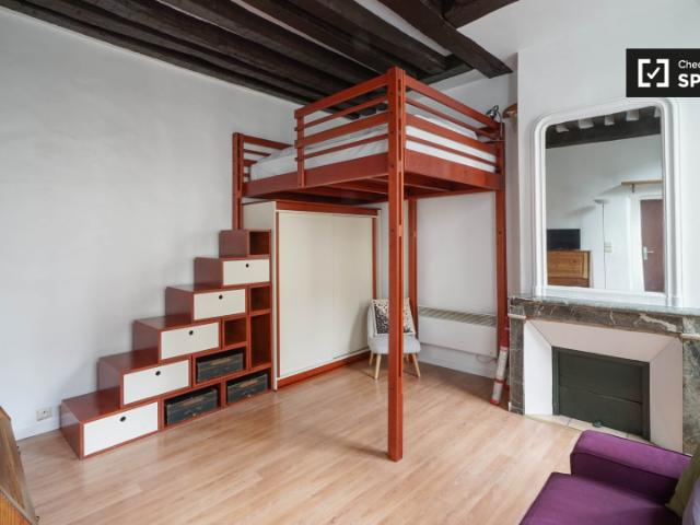 Studio à louer dans le 4ème arrondissement, Paris