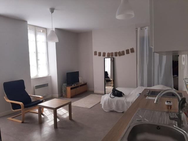 Studio à louer en centre ville de Figeac