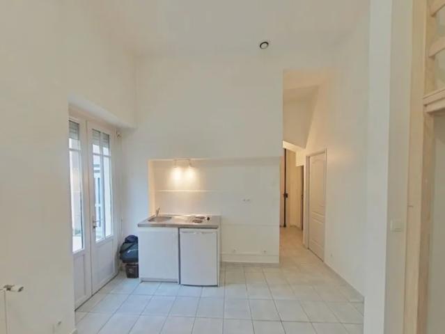 STUDIO A LOUER LYON 3EME ARRONDISSEMENT Jussieu 23.72 m2 544,89 € charges comprises par mois: Immobilier LYON 3EME ARRONDISSEMENT | Agence immobilière à Lyon Galyo
