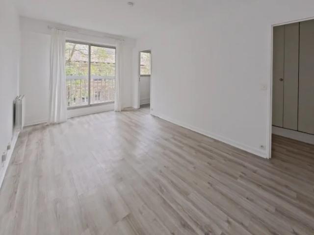 STUDIO A LOUER PARIS 13EME ARRONDISSEMENT 22 m2 930 € charges comprises par mois: Immobilier PARIS 13EME ARRONDISSEMENT | Perenium, agence immobilière à Paris – administration de biens et gestion locative