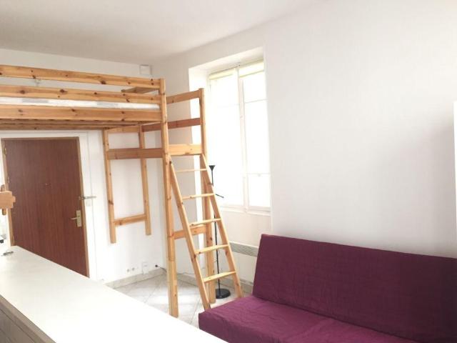 Studio à louer Paris 10è