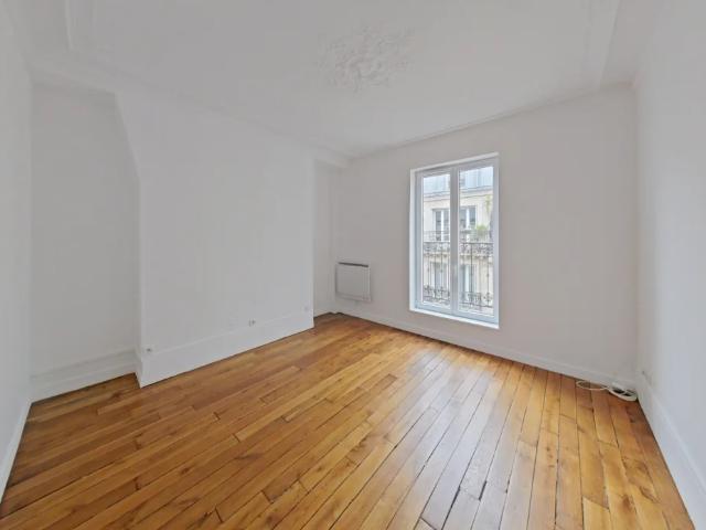 STUDIO A LOUER PARIS 17EME ARRONDISSEMENT Batignolles 10 28.59 m2 1 165 € charges comprises par mois: Immobilier PARIS 17EME ARRONDISSEMENT | Perenium, agence immobilière à Paris – administration de biens et gestion locative