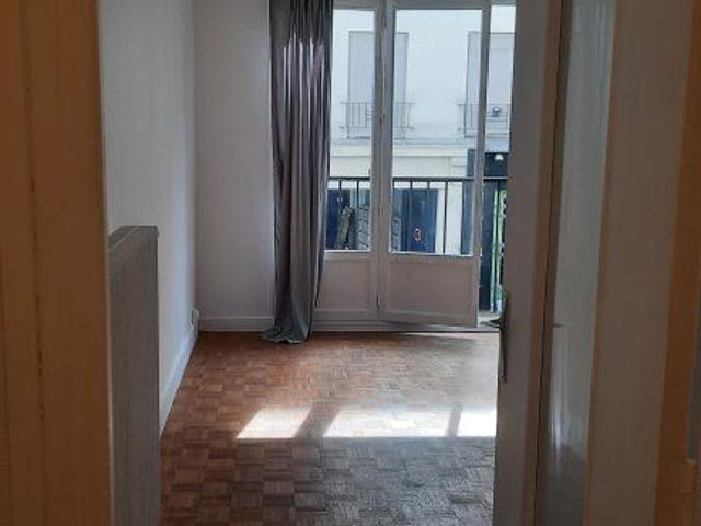 STUDIO A LOUER PARIS 18EME ARRONDISSEMENT Grandes Carrieres 9 21.09 m 730 €