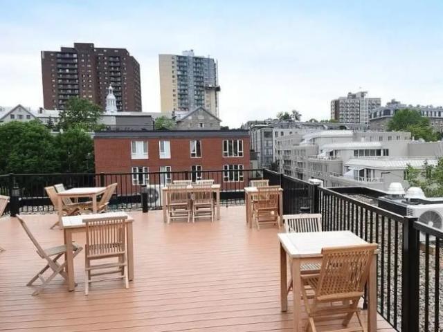 Studio à louer proche du Quartier Place des Arts inclut un espace de stationnement