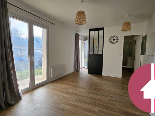 STUDIO A LOUER REZ DE CHAUSSE