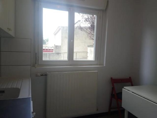 STUDIO A LOUER ST ETIENNE FAURIEL