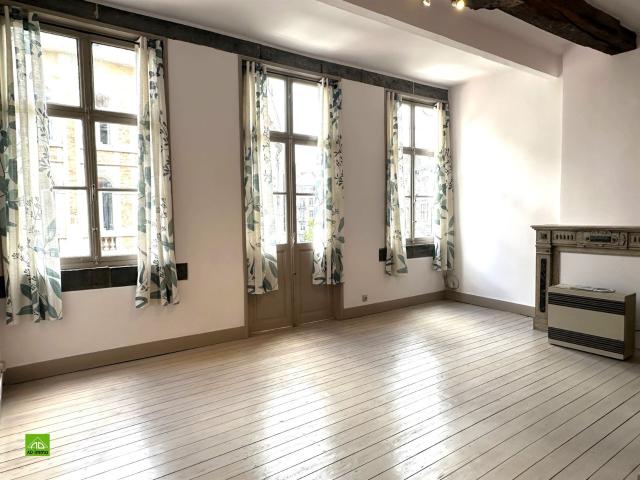 studio à NAMUR 5000