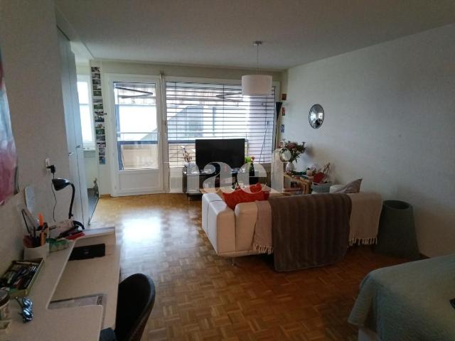 Studio à proximité de la gare de Neuchâtel et proche.