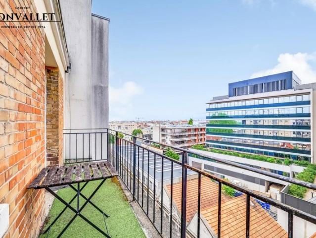 Studio à rénover – 6ème étage – Grand balcon ensoleillé – Châtillon Montrouge