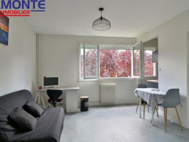 Studio à Saint Julien Les Villas à louer Locagestion, expert en gestion locative