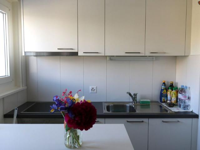 STUDIO – A stone’s throw from the station!