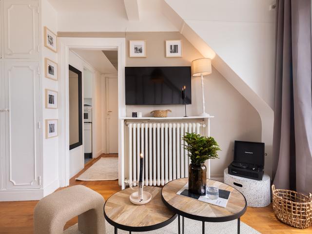 Studio and terrace in Auteuil