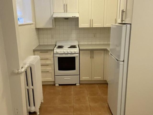1 Bedroom Apartment for Rent at 1081 Main St E, Hamilton, ON L8M 1N5 Crown Point West