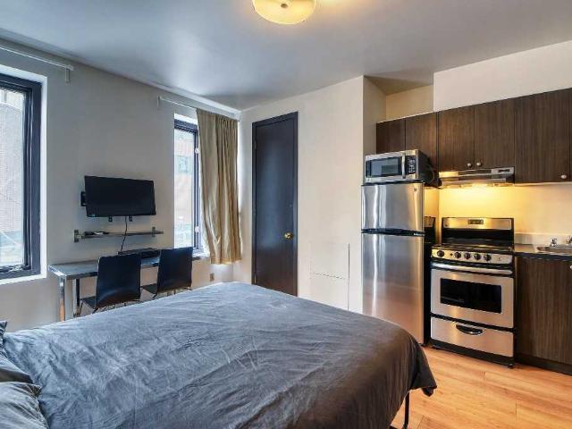 Studio Apartment for Rent at 1214 Rue Saint Denis #8, Montréal, QC H2X 3J5 Quartier Ville Marie