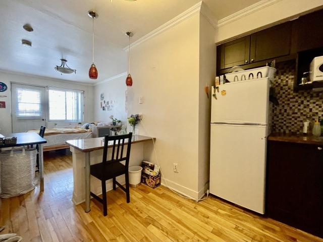 Studio Apartment for Rent at 3617 Rue Sainte Famille, Montréal, QC H2X 2L5 Milton Parc