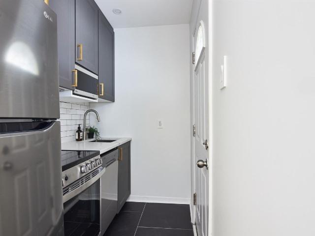 Studio Apartment for Rent at 331 Catherine St, Ottawa, ON K1R 5T4 Centretown