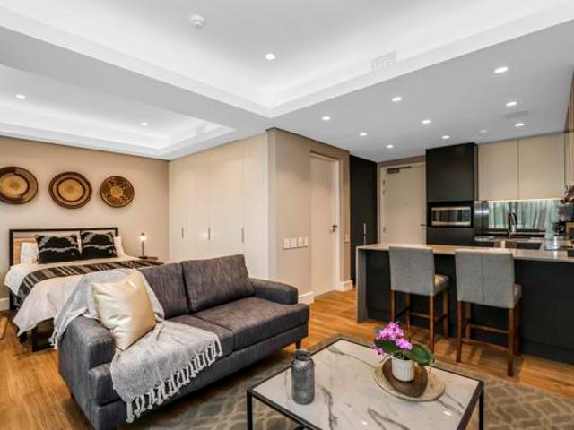 Studio apartment in Melrose Arch