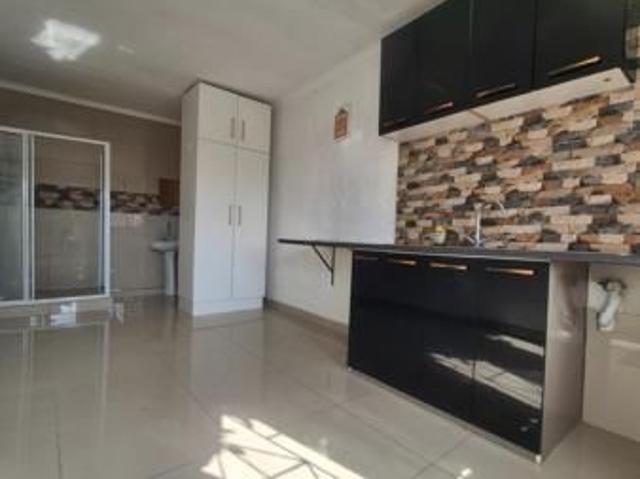 Studio apartment in Morningside