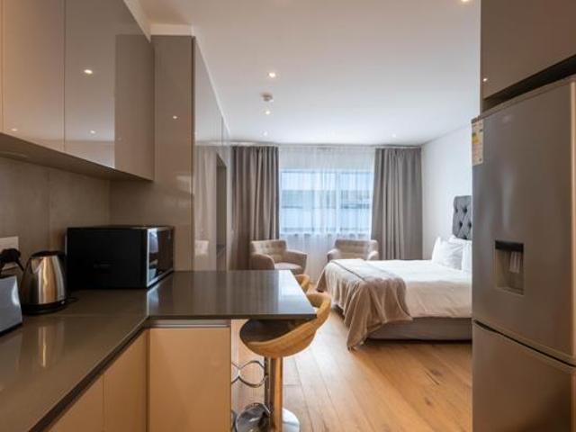 Studio apartment in Mouille Point