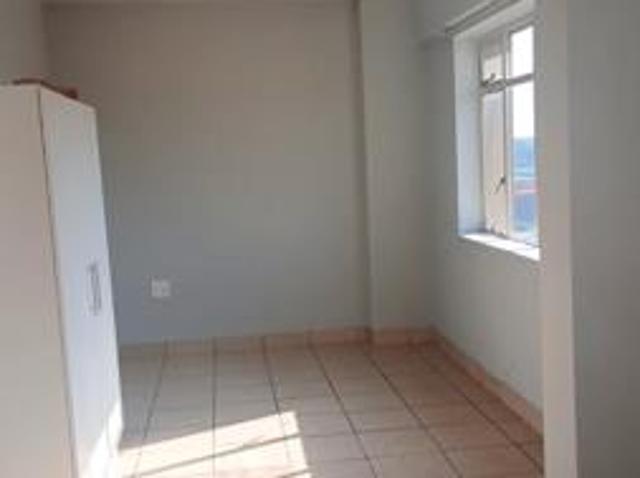 Studio Apartment in Newtown