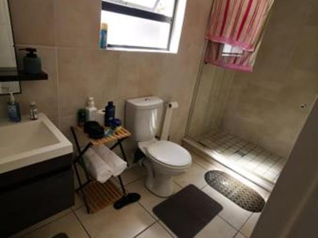 Studio Apartment in Oakdene