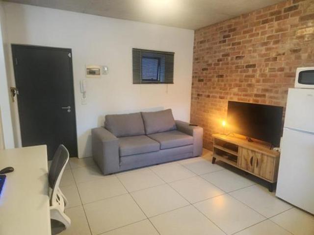 Studio Apartment in Observatory