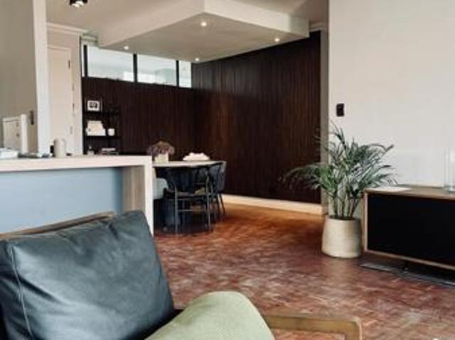 Studio apartment in Benmore Gardens