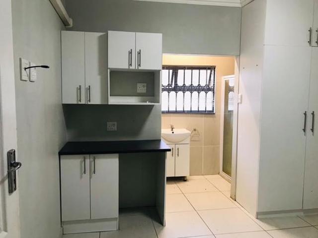 Studio apartment in Berea