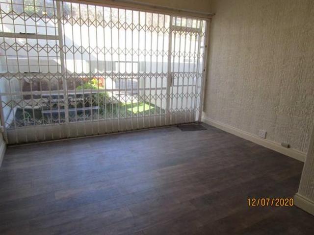 Studio Apartment in Bramley Park