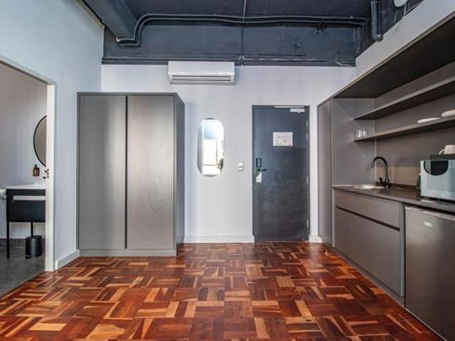 Studio apartment in Cape Town City Centre