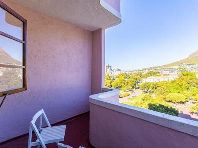 Studio apartment in Cape Town City Centre