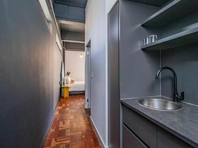 Studio apartment in Cape Town City Centre