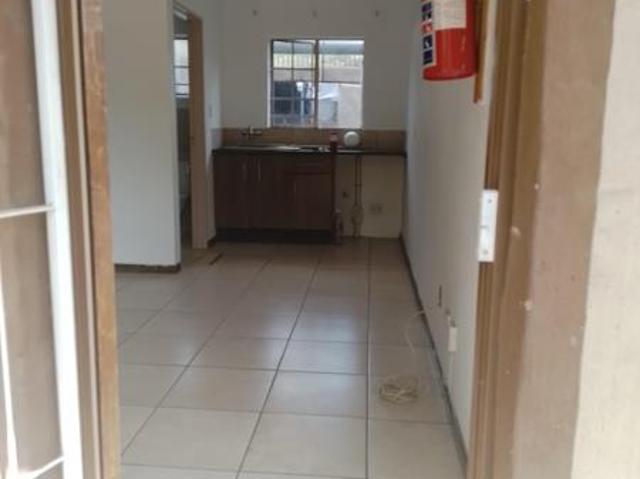 Studio Apartment in Capital Park