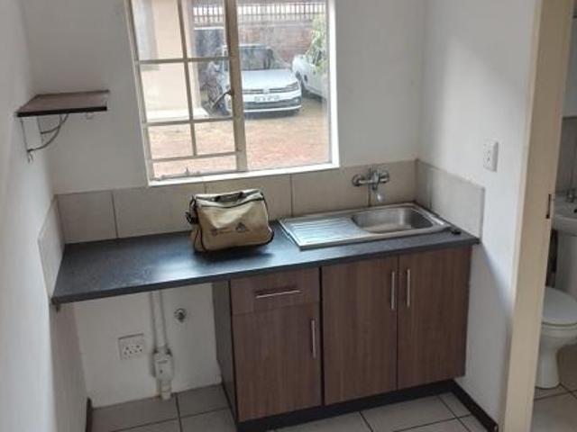 Studio Apartment in Capital Park