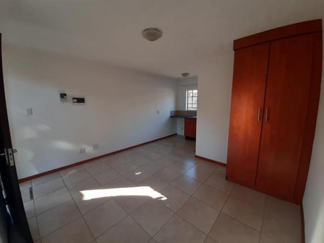Studio Apartment in Capital Park