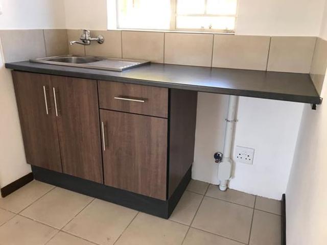 Studio Apartment in Capital Park