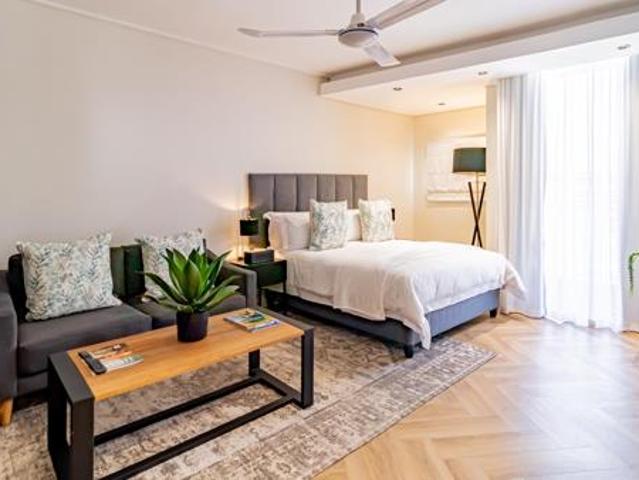 Studio Apartment in Century City