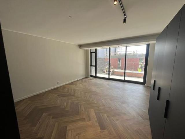 Studio Apartment in Century City