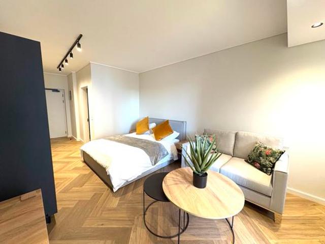 Studio Apartment in Century City