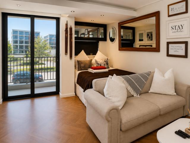 Studio Apartment in Century City