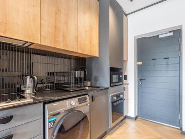 Studio Apartment in Century City