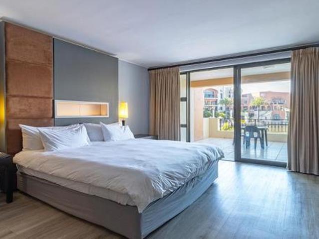 Studio Apartment in Century City