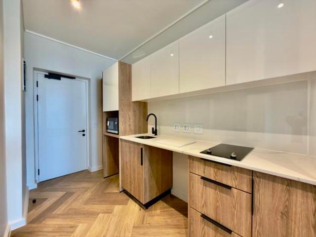 Studio Apartment in Century City