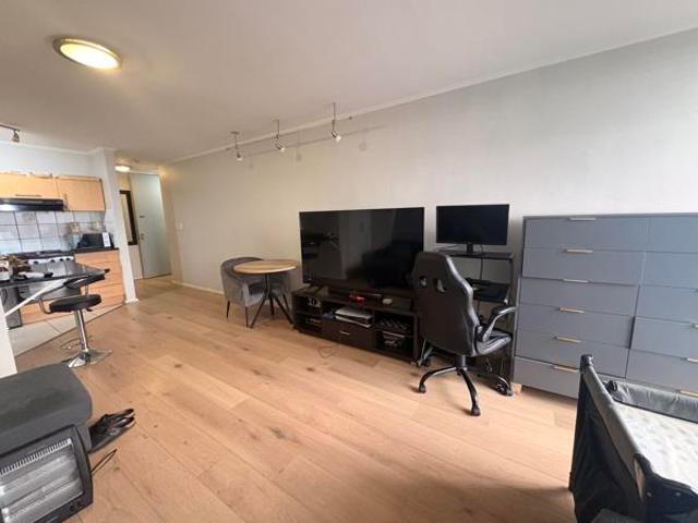 Studio Apartment in Claremont Upper